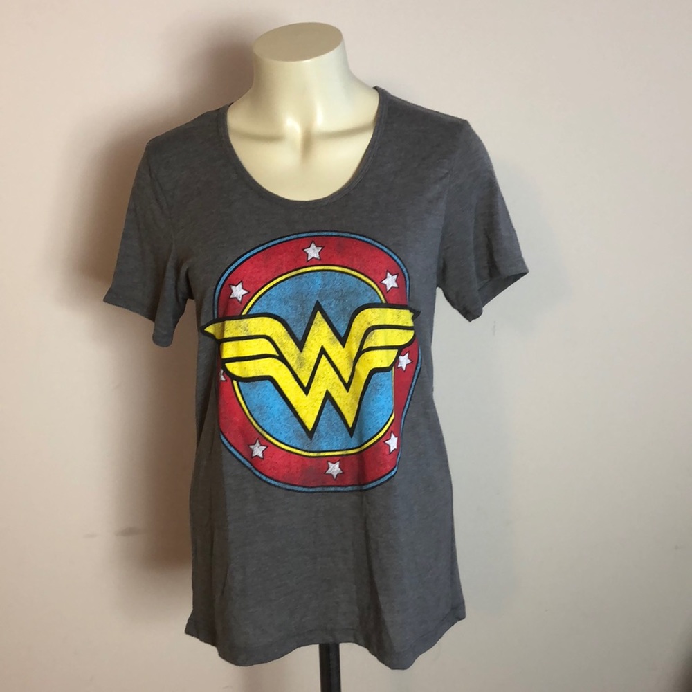 Wonder Women T-shirt Medium